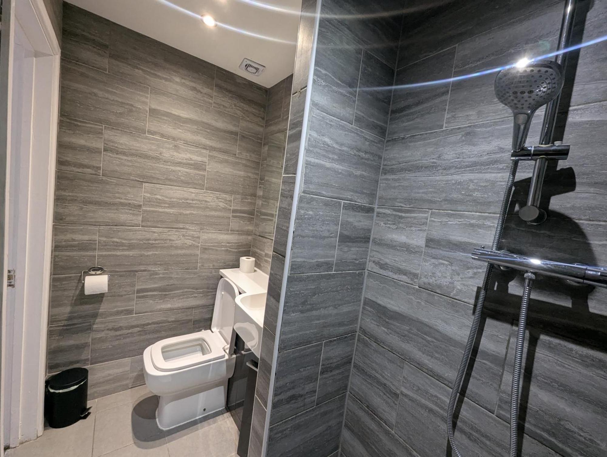 Oyo Firs Lodge London Heathrow Hounslow Exteriör bild