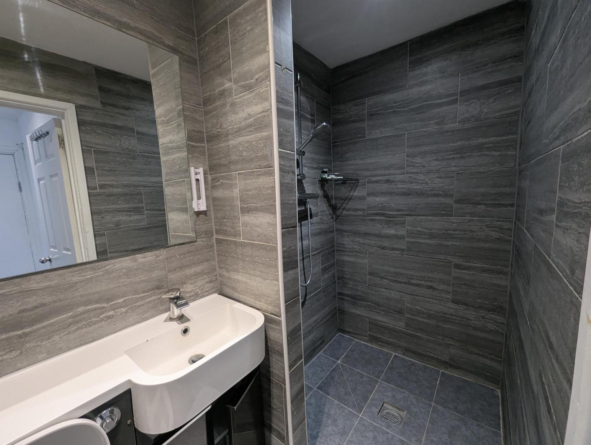 Oyo Firs Lodge London Heathrow Hounslow Exteriör bild