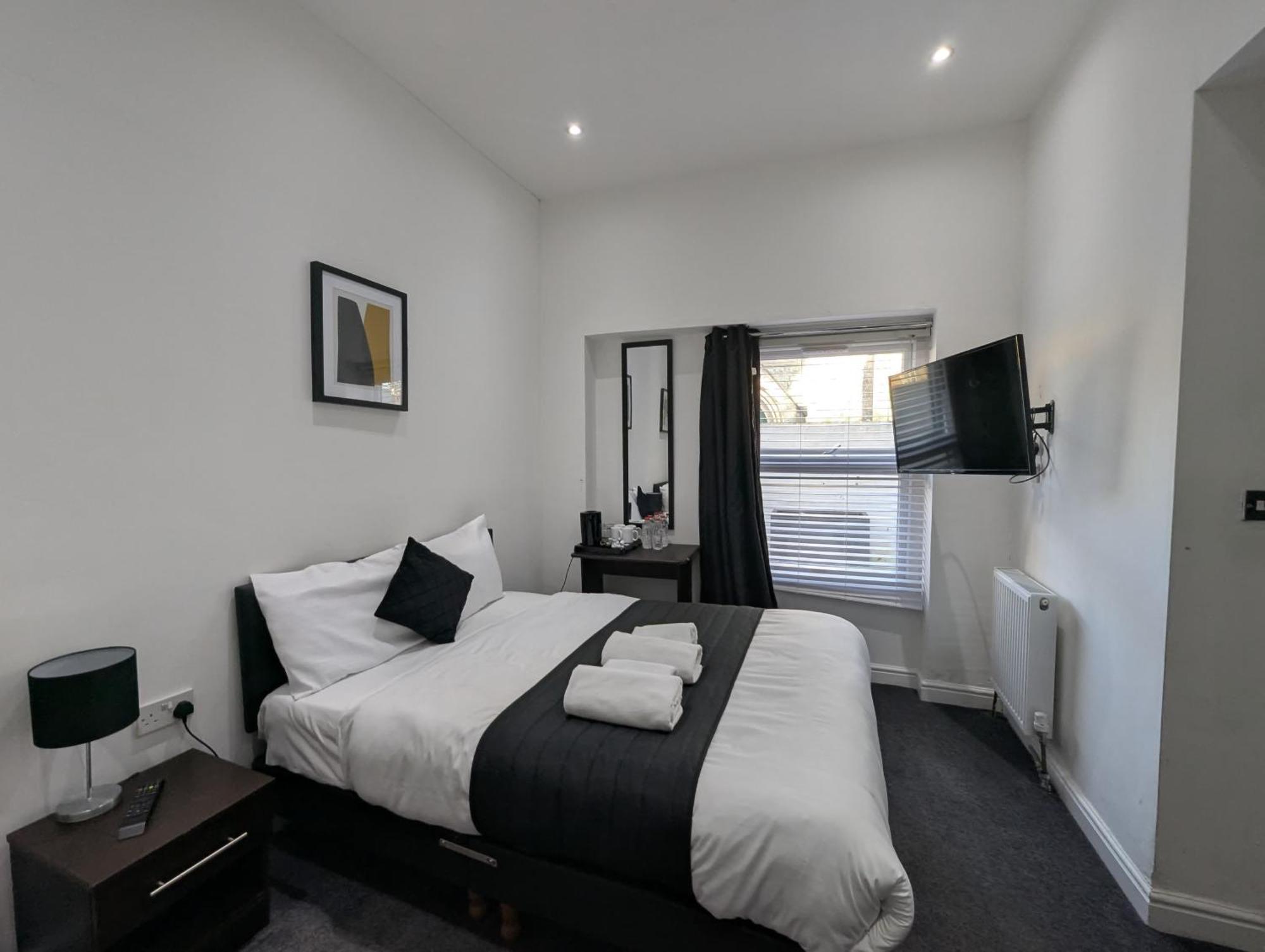Oyo Firs Lodge London Heathrow Hounslow Exteriör bild