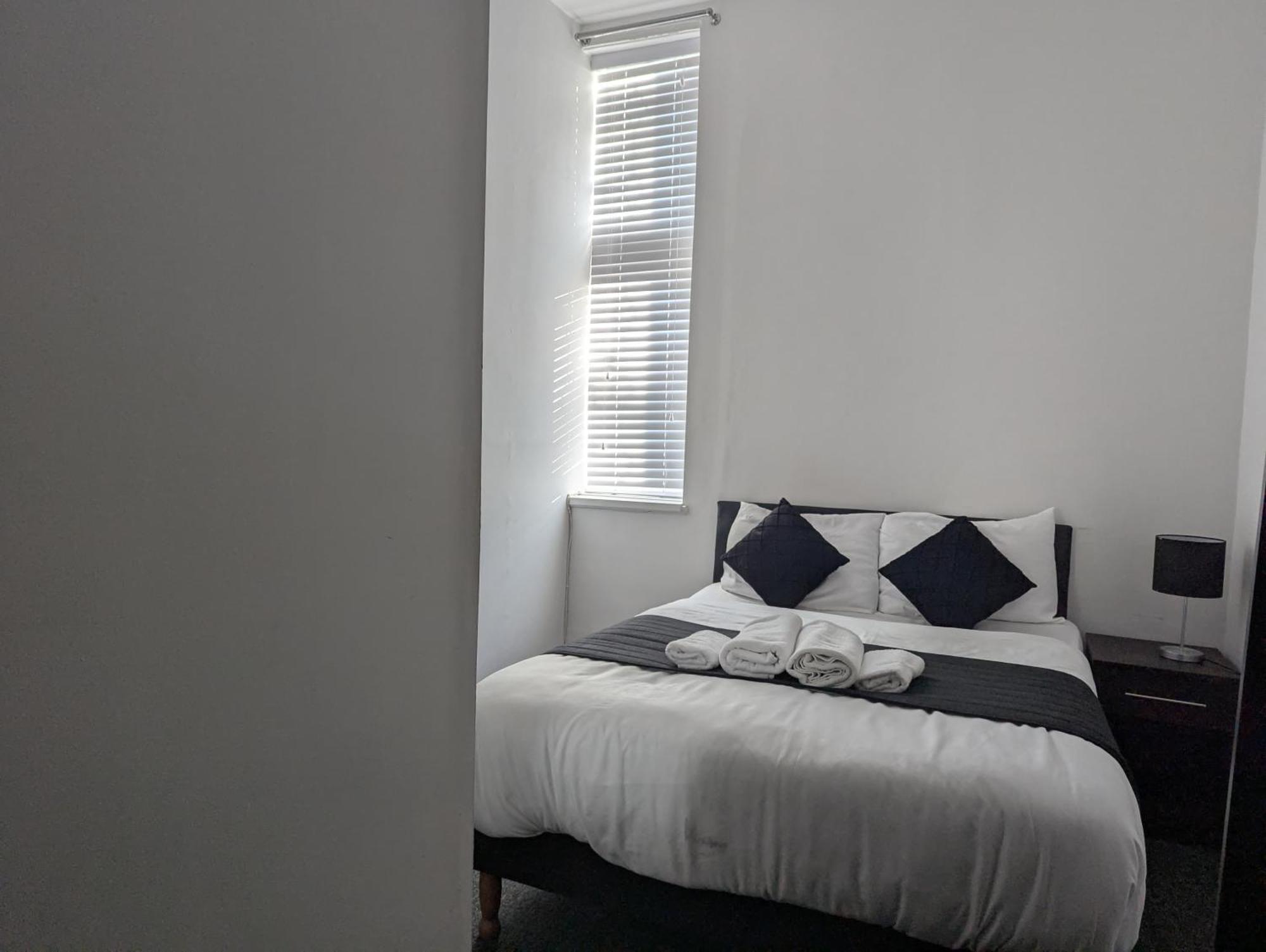 Oyo Firs Lodge London Heathrow Hounslow Exteriör bild