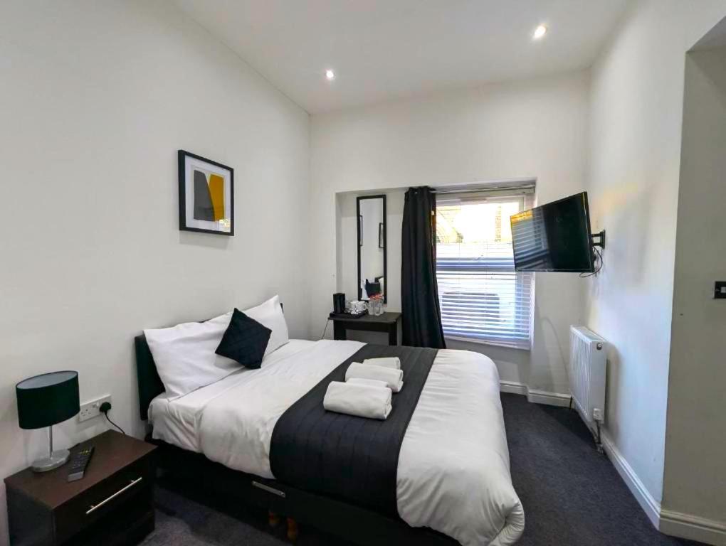 Oyo Firs Lodge London Heathrow Hounslow Exteriör bild
